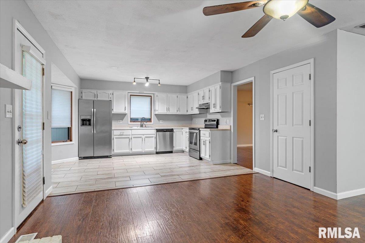 17 Sarah Avenue Springfield, IL 62703 - Photo 9 of 29