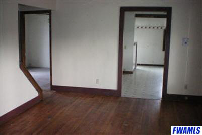 137 West Oak Street Butler, IN 46721 - Photo 2 of 5