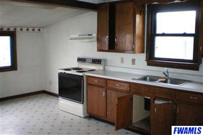 137 West Oak Street Butler, IN 46721 - Photo 3 of 5