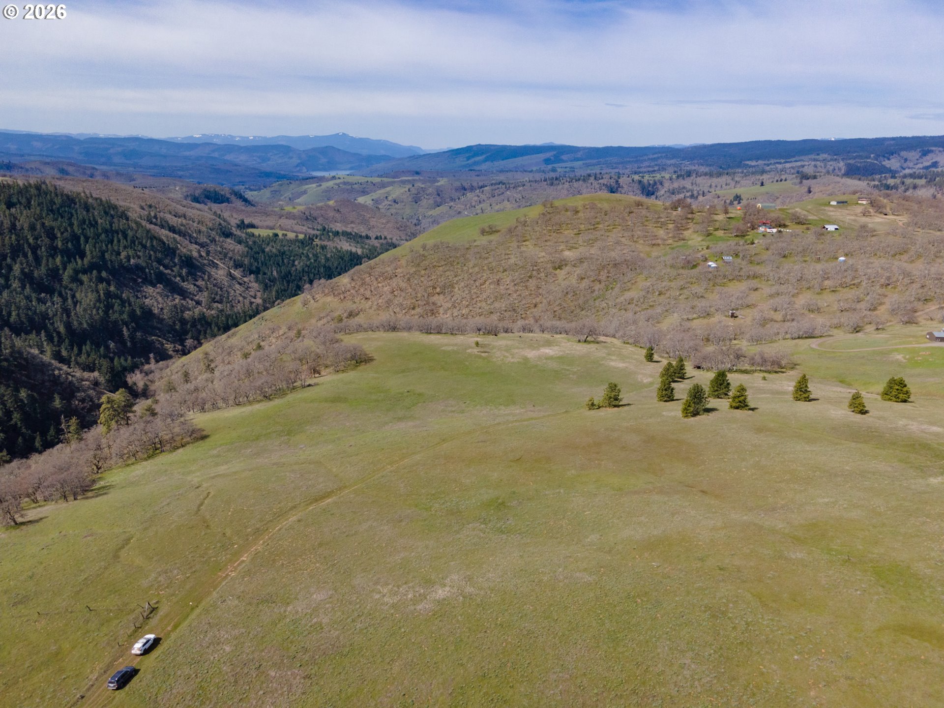 60 Hartwig Road Lyle, WA 98635 - Photo 15 of 41 a view of city and mountain