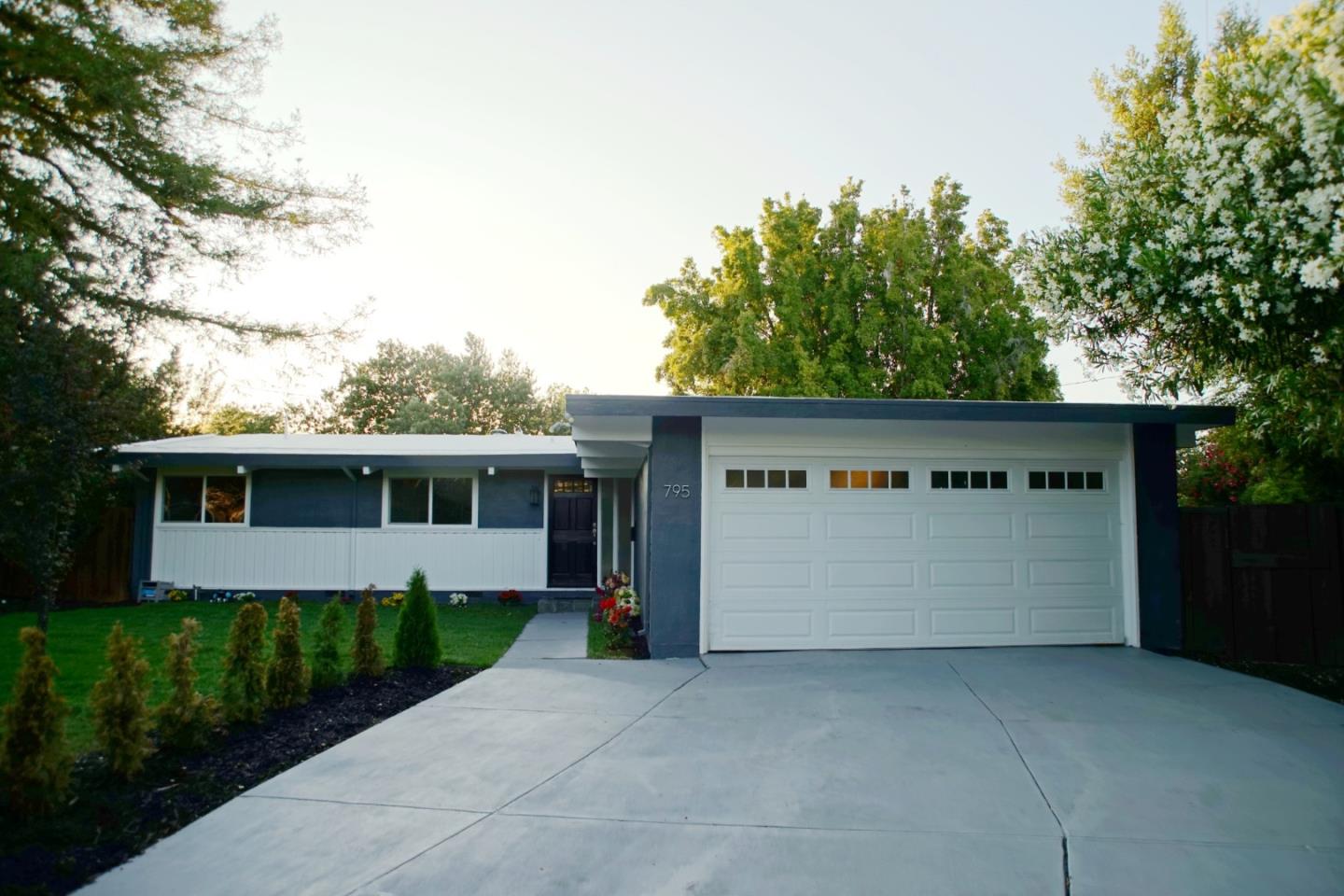 795 East Charleston Rd  