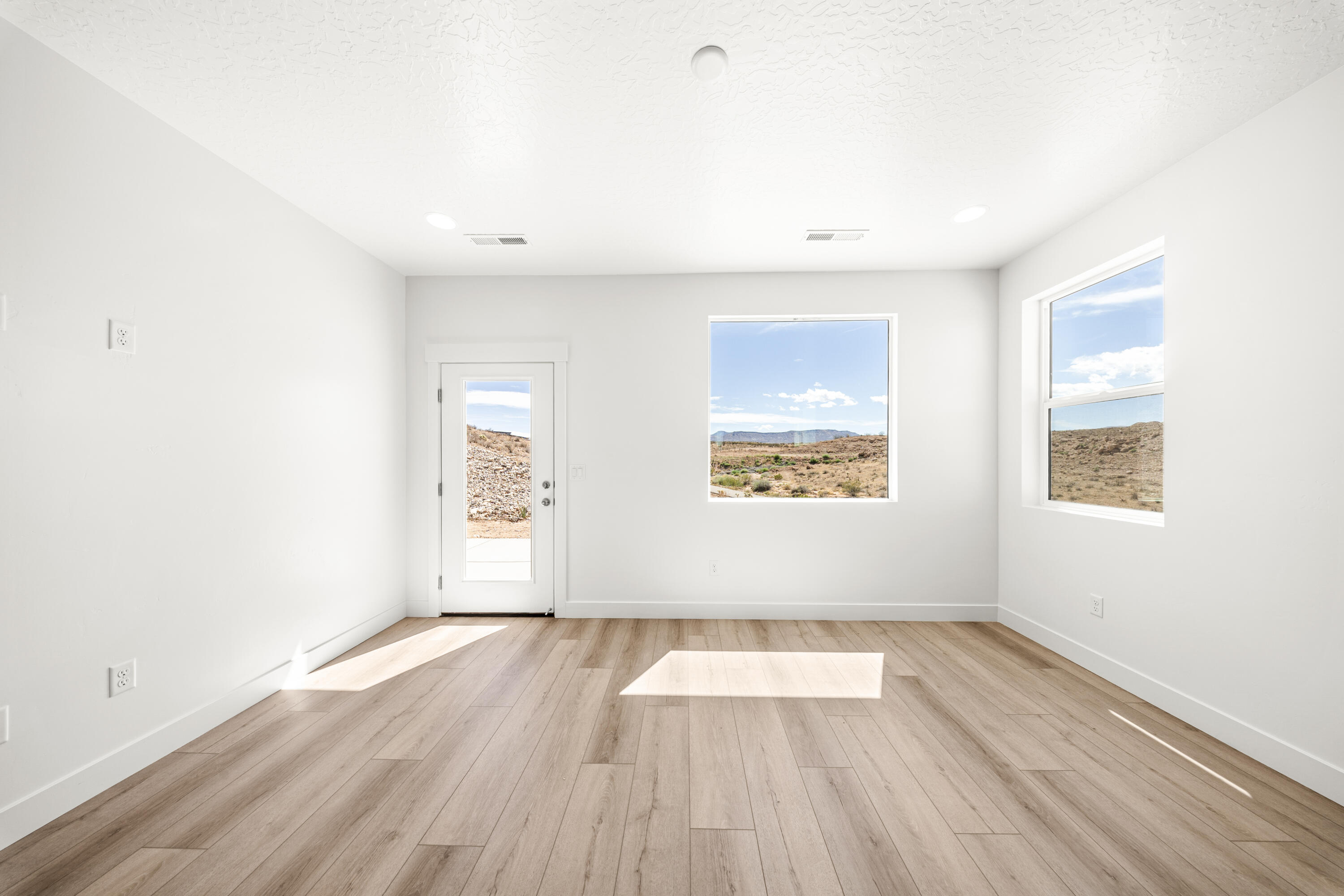 113 Desert Ter Street St. George, UT 84790 - Photo 12 of 35 DSC00366