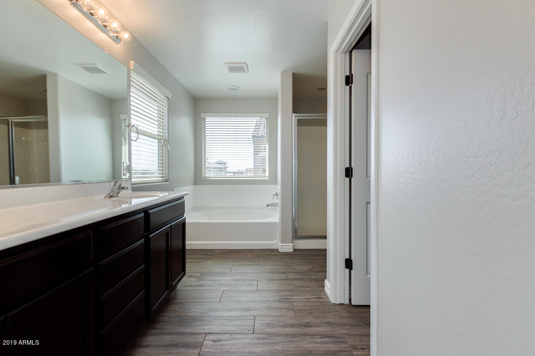 2639 East Mewes Road Gilbert, AZ 85298 - Photo 4 of 35 photo_04
