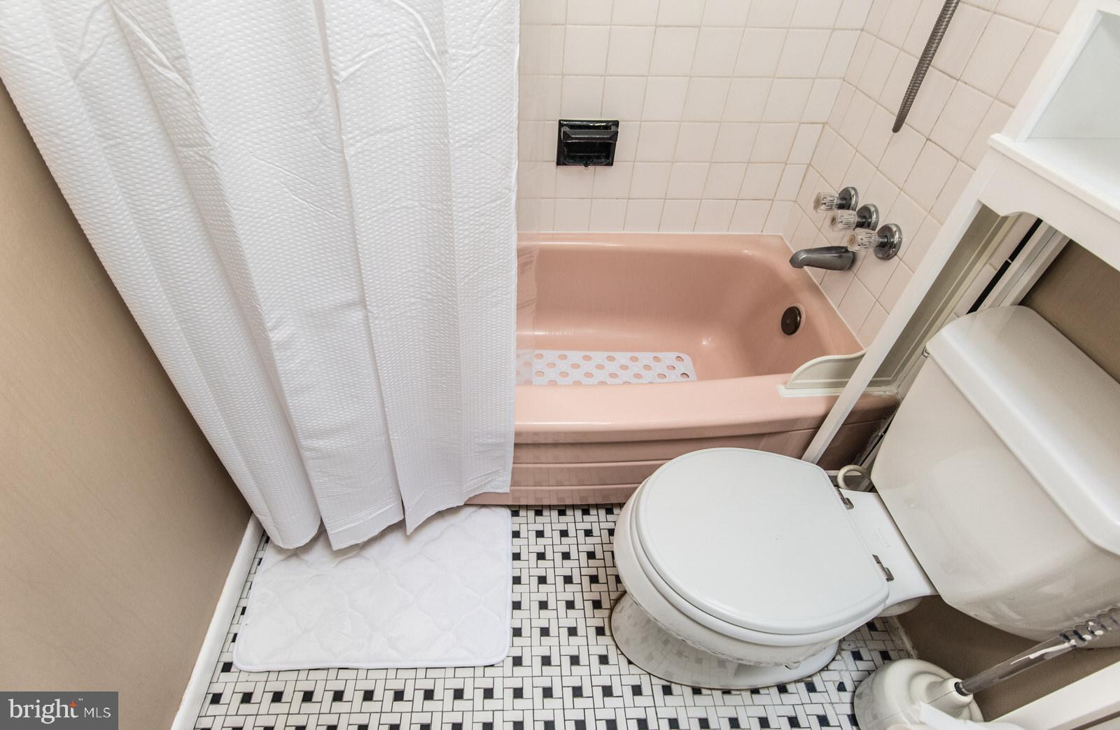 12138 Barbary Road Philadelphia, PA 19154 - Photo 33 of 71 a bathroom with a sink a toilet and a bathtub