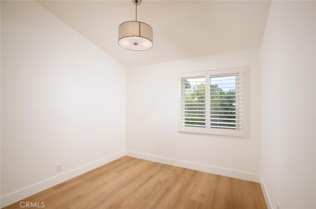 1465 Washburn Road Pasadena, CA 91105 - Photo 16 of 35