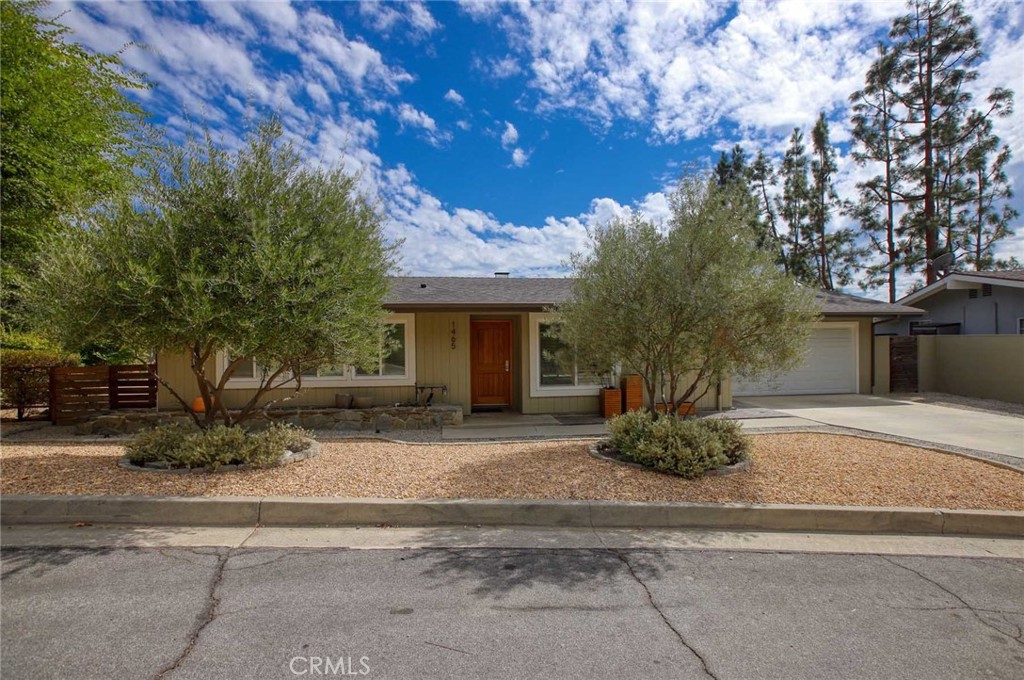 1465 Washburn Road Pasadena, CA 91105 - Photo 2 of 35