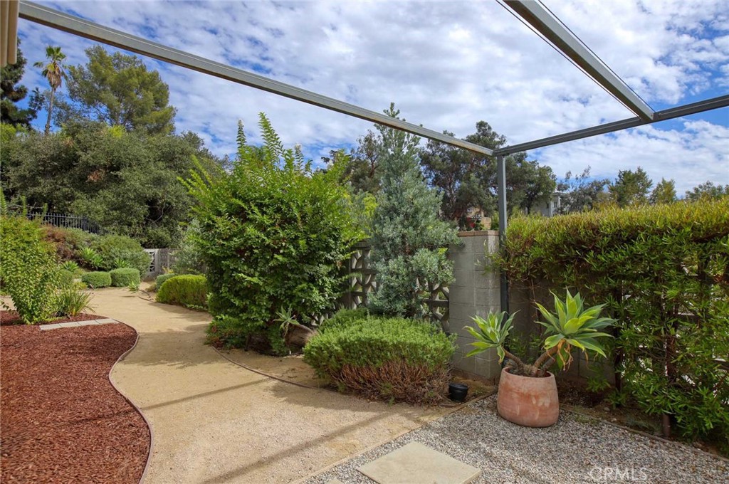 1465 Washburn Road Pasadena, CA 91105 - Photo 23 of 35