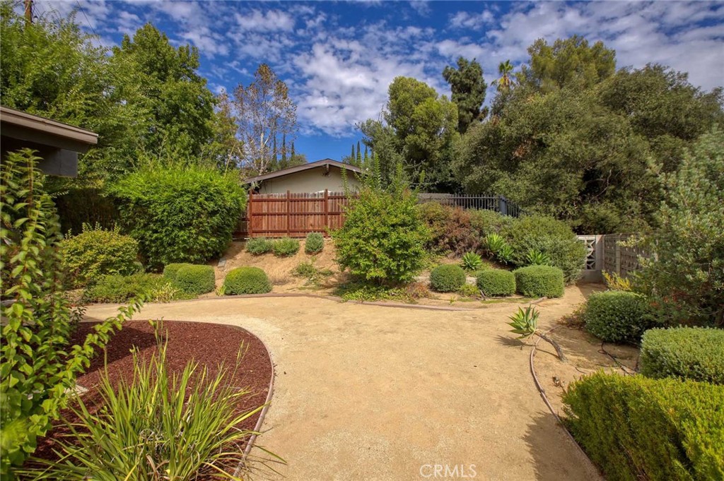 1465 Washburn Road Pasadena, CA 91105 - Photo 27 of 35