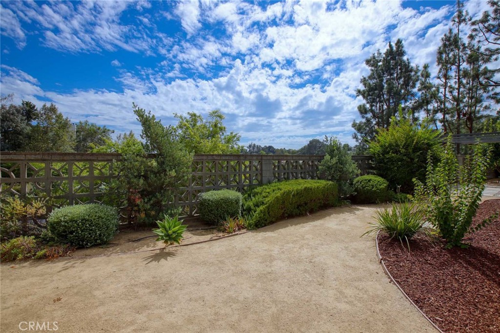 1465 Washburn Road Pasadena, CA 91105 - Photo 29 of 35