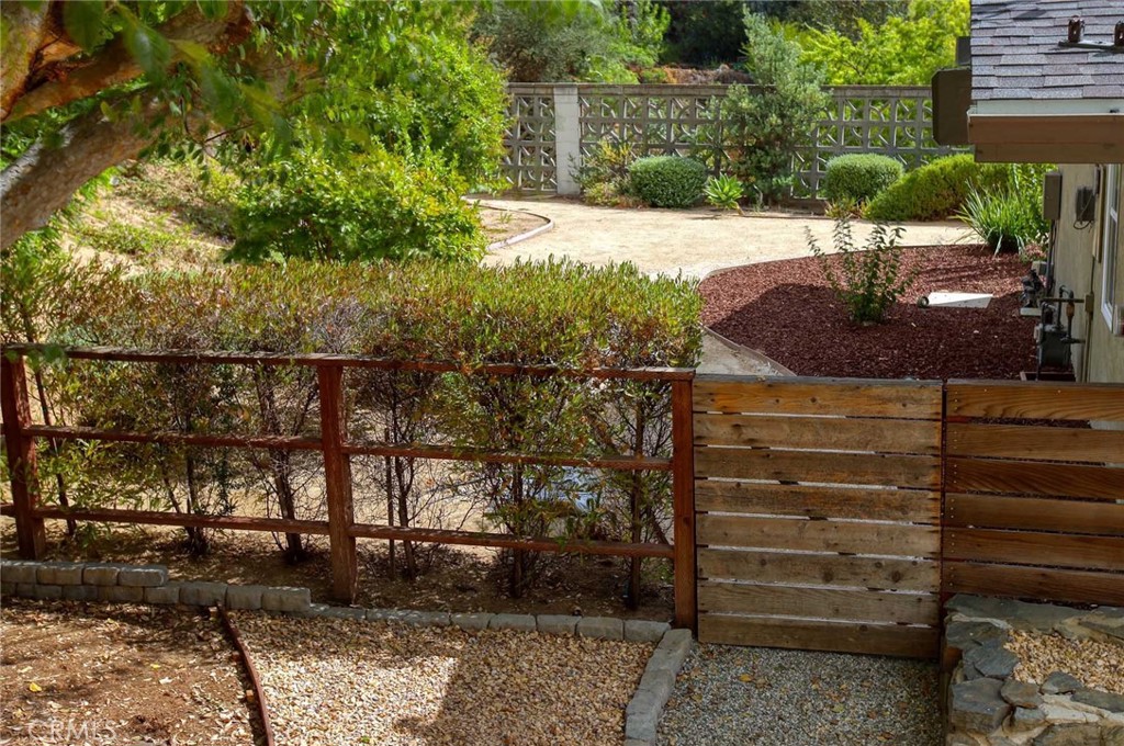 1465 Washburn Road Pasadena, CA 91105 - Photo 32 of 35