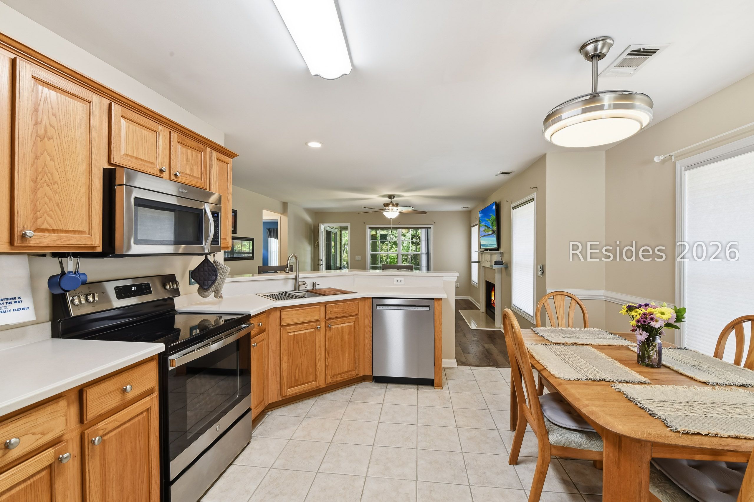 28 Gables Lane Bluffton, SC 29910 - Photo 7 of 39