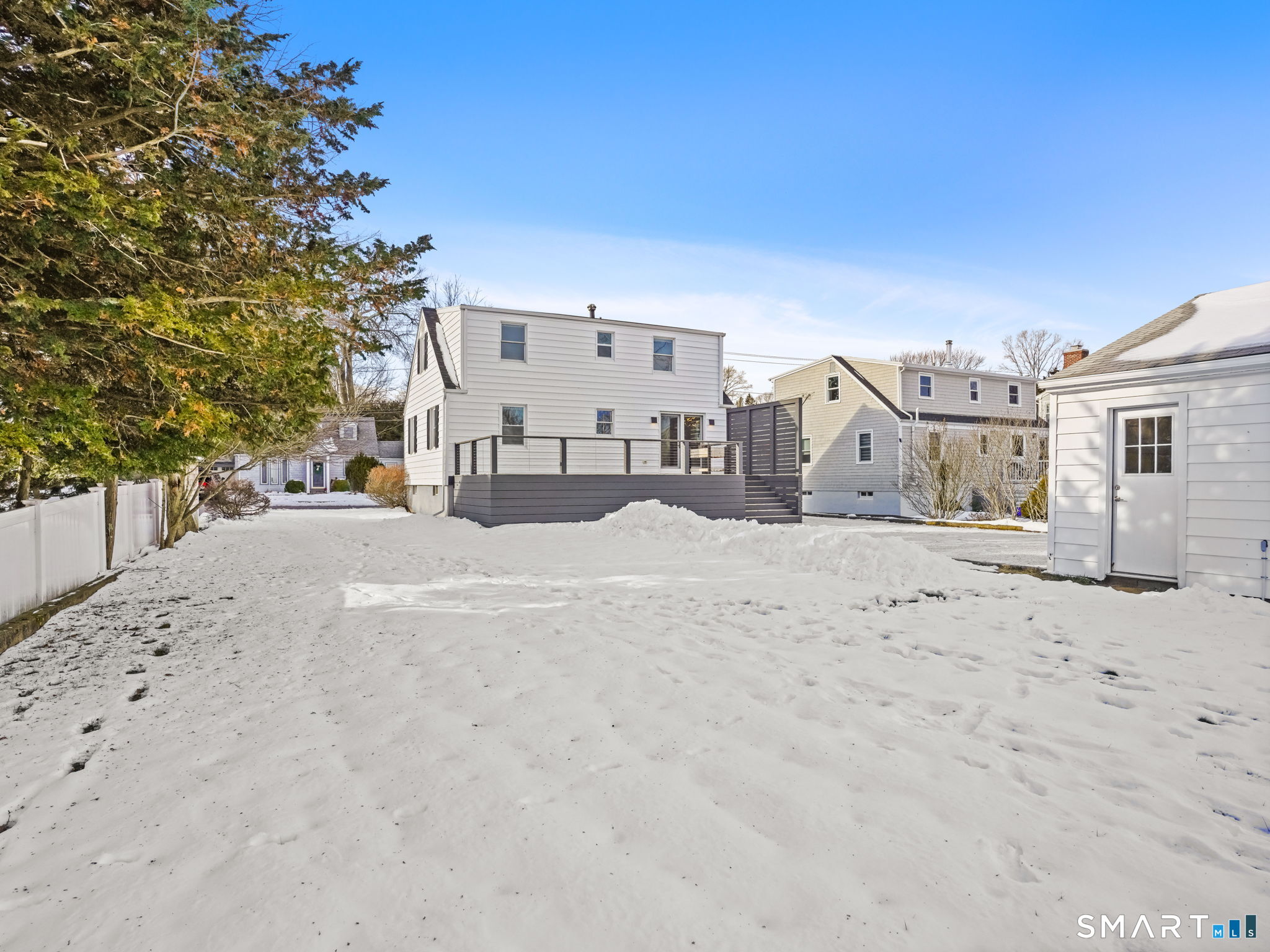 915 South Pine Creek Road Fairfield, CT 06824 - Photo 19 of 20