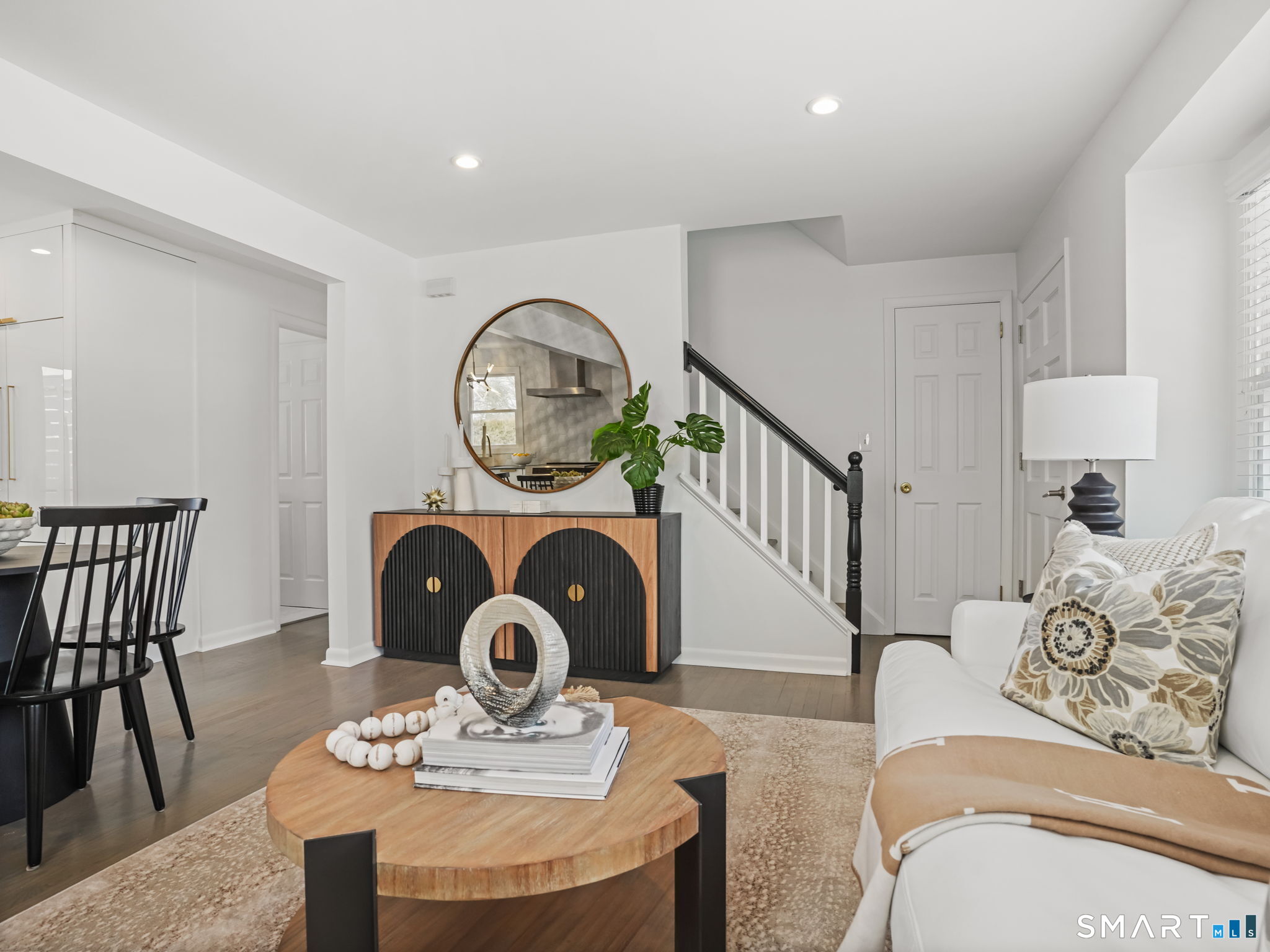 915 South Pine Creek Road Fairfield, CT 06824 - Photo 4 of 20