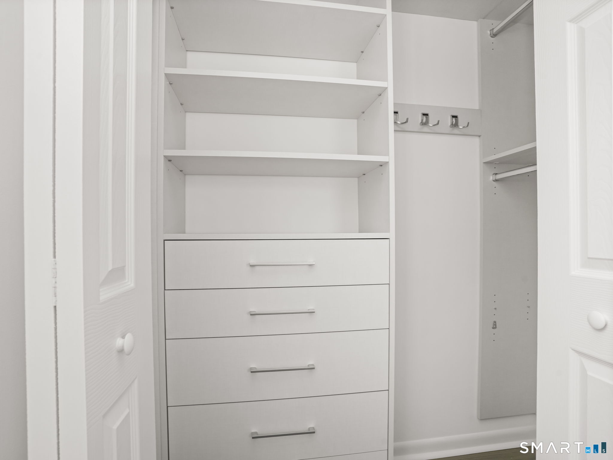 915 South Pine Creek Road Fairfield, CT 06824 - Photo 10 of 20