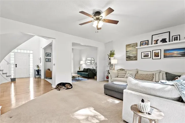 $575,000 | 7621 Lichtenauer Drive, Shawnee, KS 66217