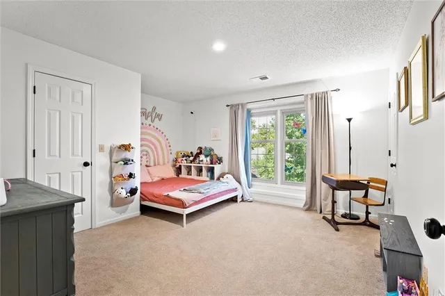 $575,000 | 7621 Lichtenauer Drive, Shawnee, KS 66217