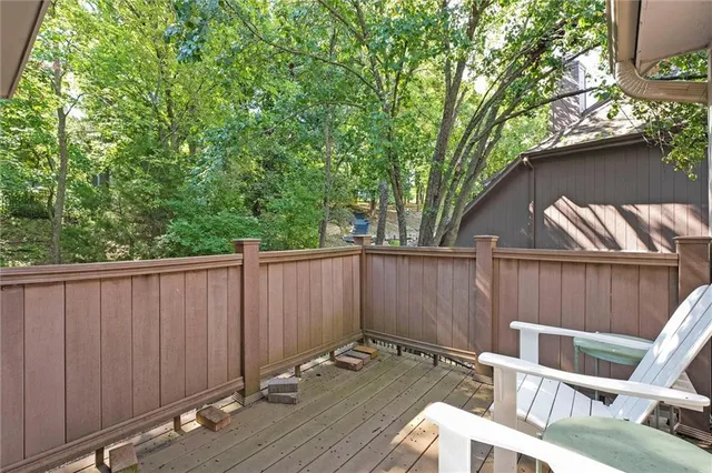 $575,000 | 7621 Lichtenauer Drive, Shawnee, KS 66217