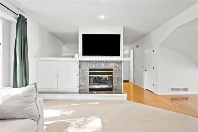 $575,000 | 7621 Lichtenauer Drive, Shawnee, KS 66217