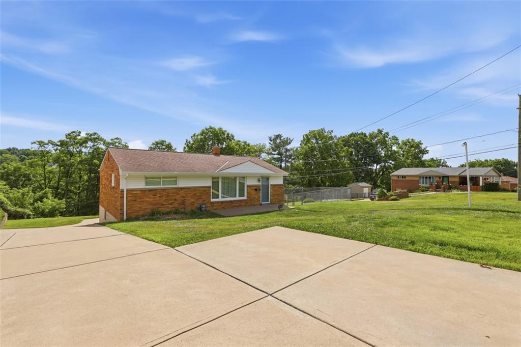 5229 Meadowcrest Road Pittsburgh, PA 15236 - Photo 31 of 35