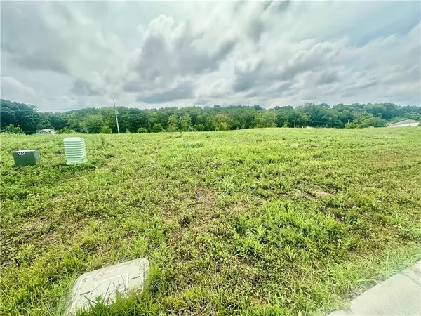 $119,900 | 13935 Northwest 70 Street, Parkville, MO 64152