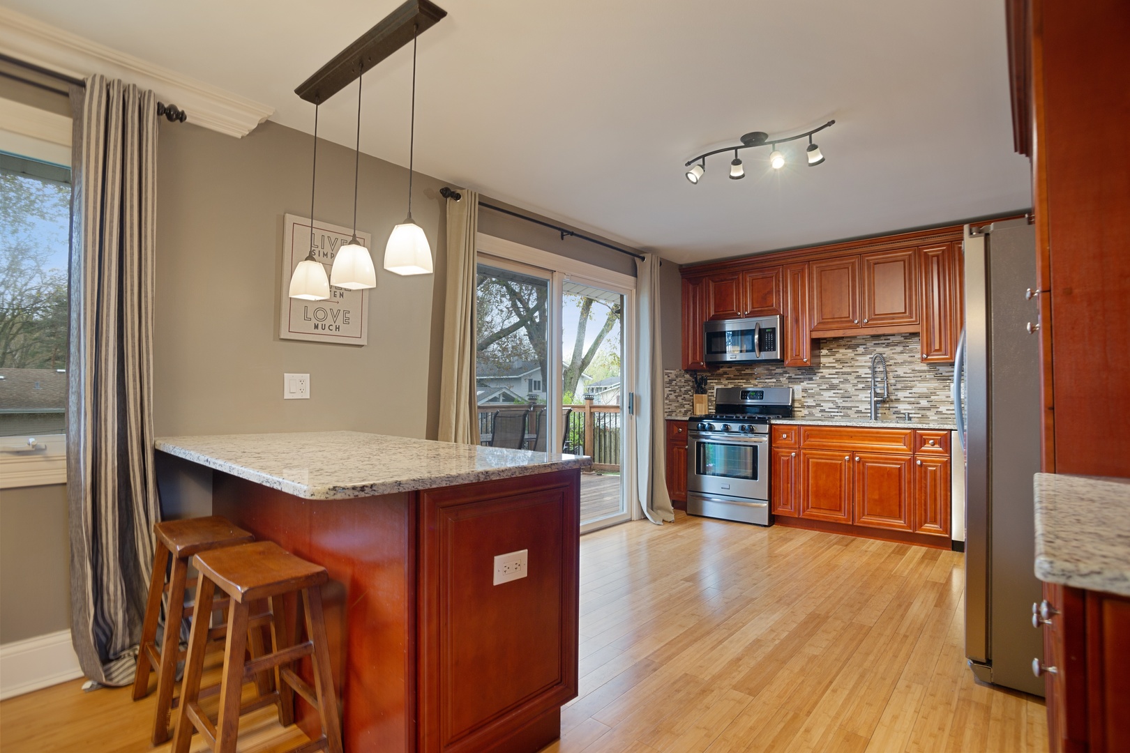501 North Rohlwing Road Palatine, IL 60074 - Photo 4 of 14 Gallery Image 4