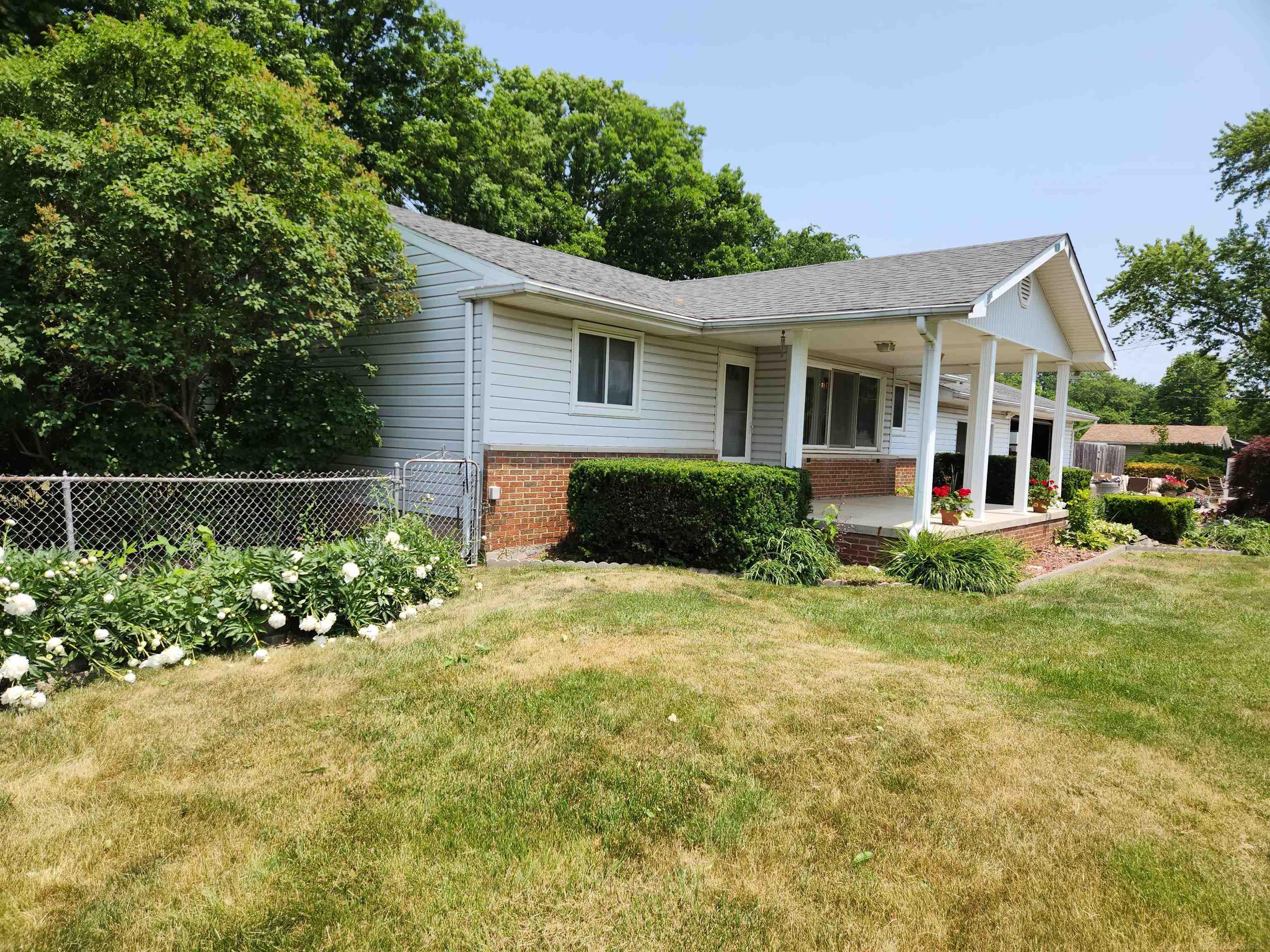 2131 Elmcrest Road Sterling Heights, MI 48310 - Photo 2 of 24
