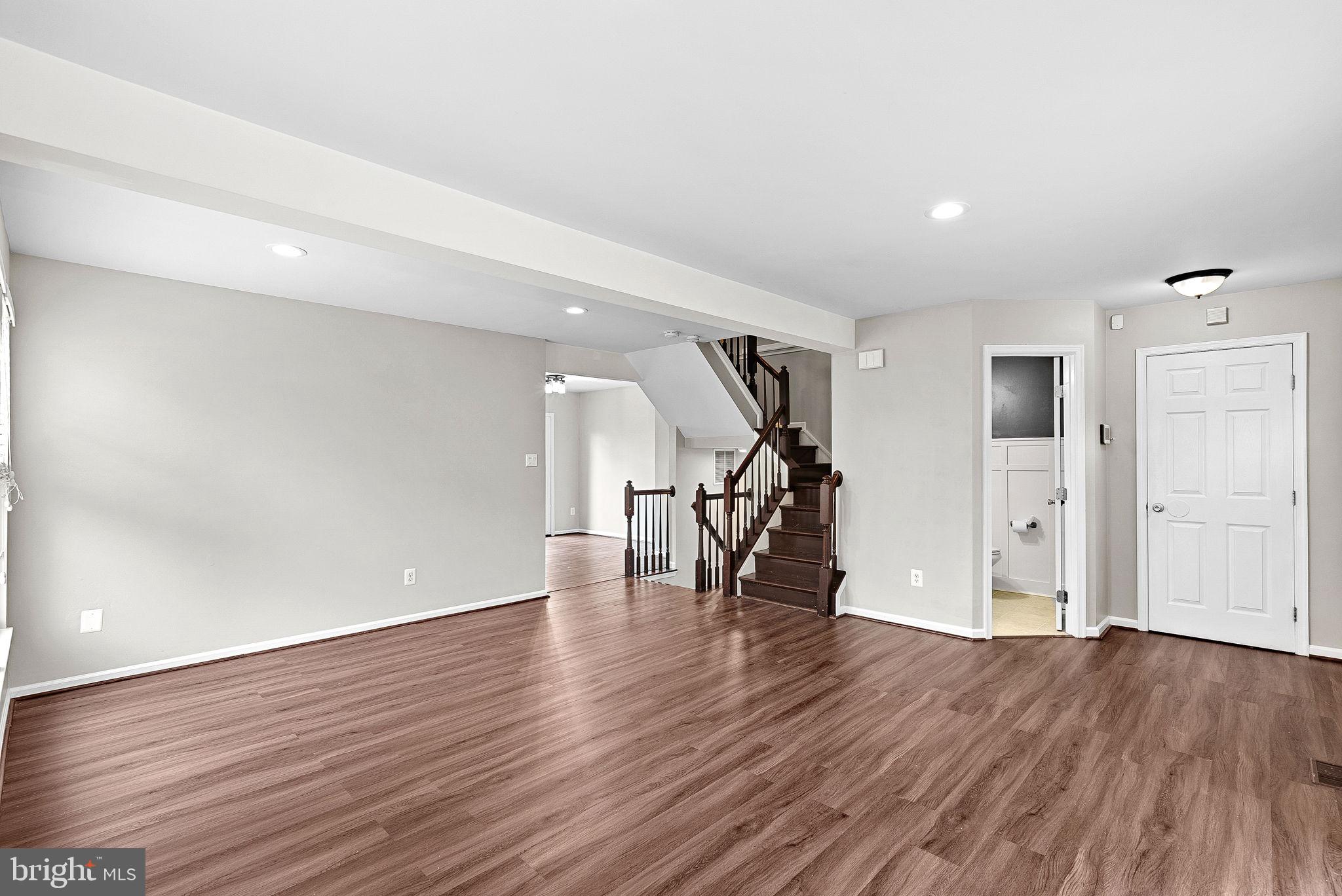 21074 Cornerpost Square Ashburn, VA 20147 - Photo 7 of 81 Living Room