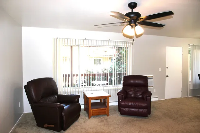 $1,295 | 4190 Packard Street, Unit 4, Ann Arbor, MI 48108