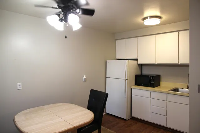 $1,295 | 4190 Packard Street, Unit 4, Ann Arbor, MI 48108