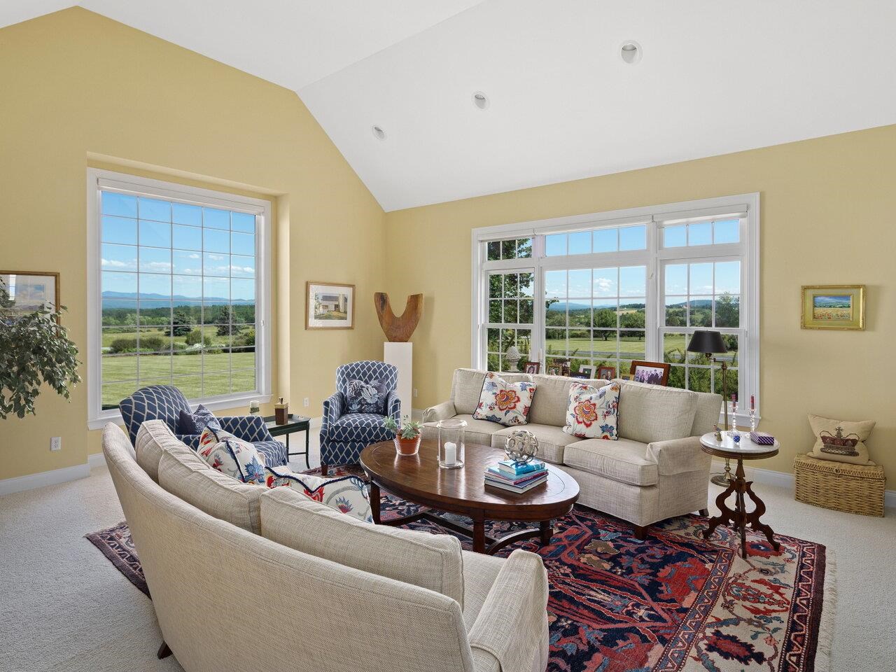 828 Ridgefield Road Shelburne, VT 05482 - Photo 4 of 9 Gallery Image 4