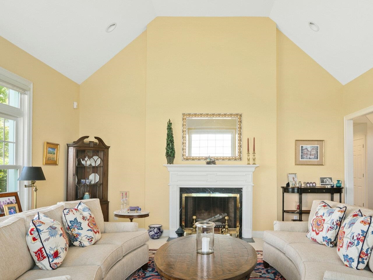 828 Ridgefield Road Shelburne, VT 05482 - Photo 6 of 9 Gallery Image 6