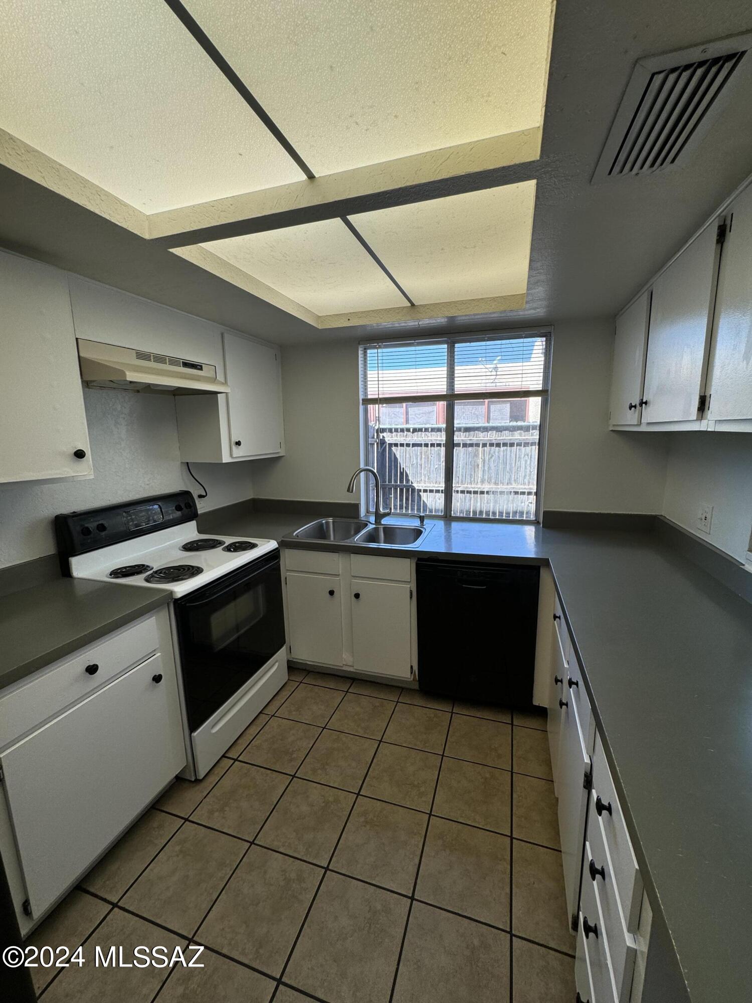 1505 East Prince Road, Unit B Tucson, AZ 85719 - Photo 10 of 37