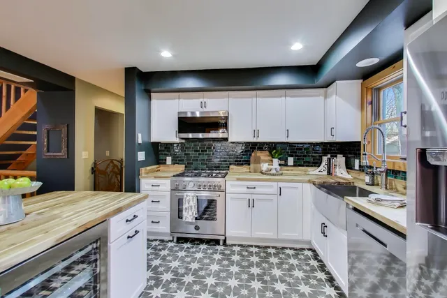 $785,000 | 4054 Choctaw Trail, New Buffalo, MI 49117