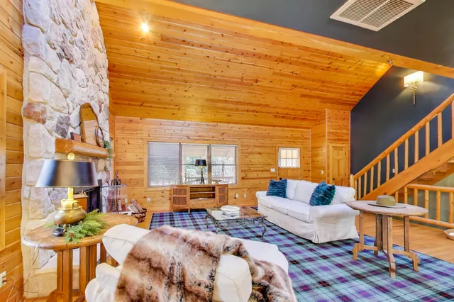 $785,000 | 4054 Choctaw Trail, New Buffalo, MI 49117