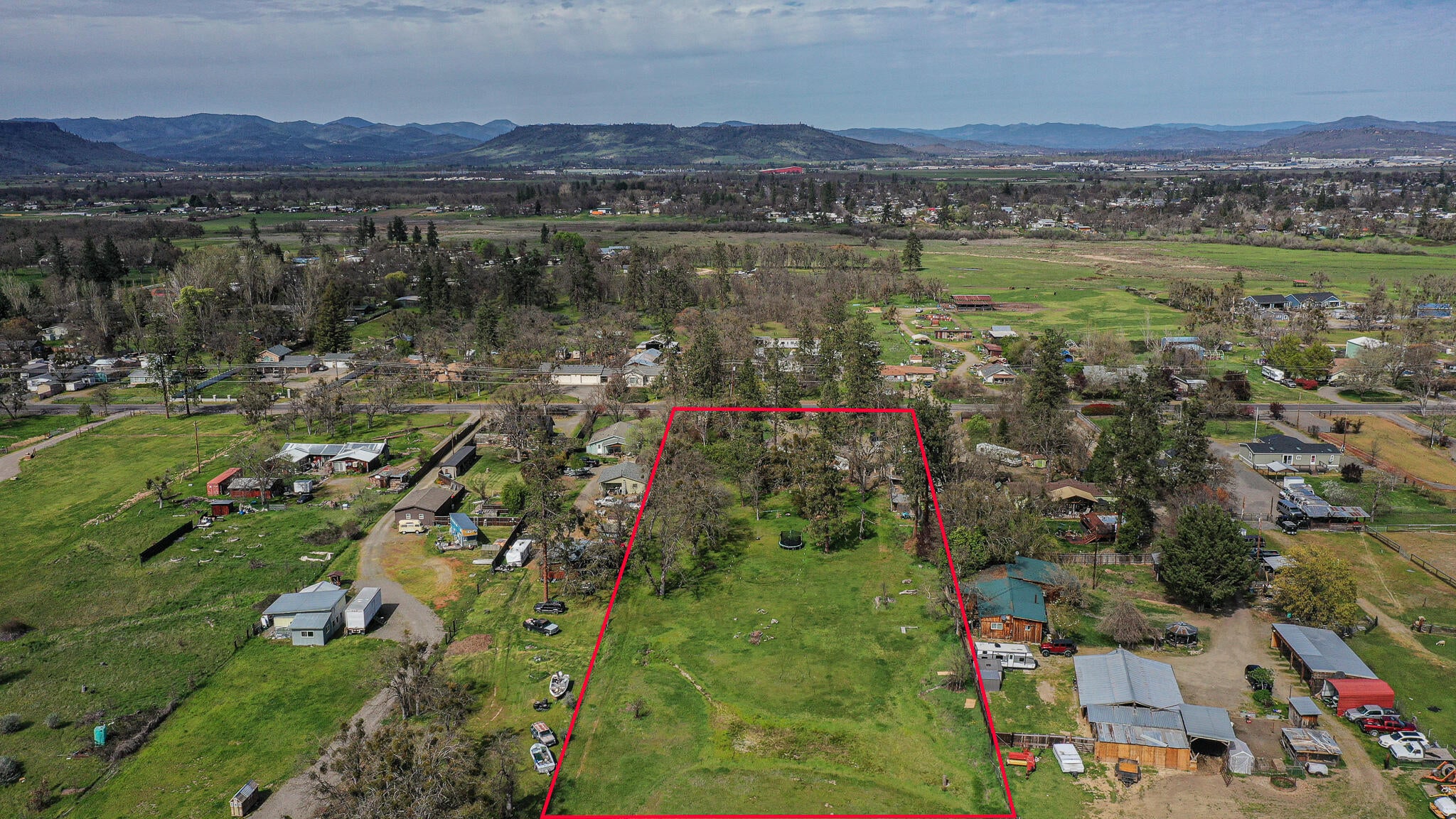 549 Wilson Road Central Point, OR 97502 - Photo 27 of 35 DJI_0610-Edit