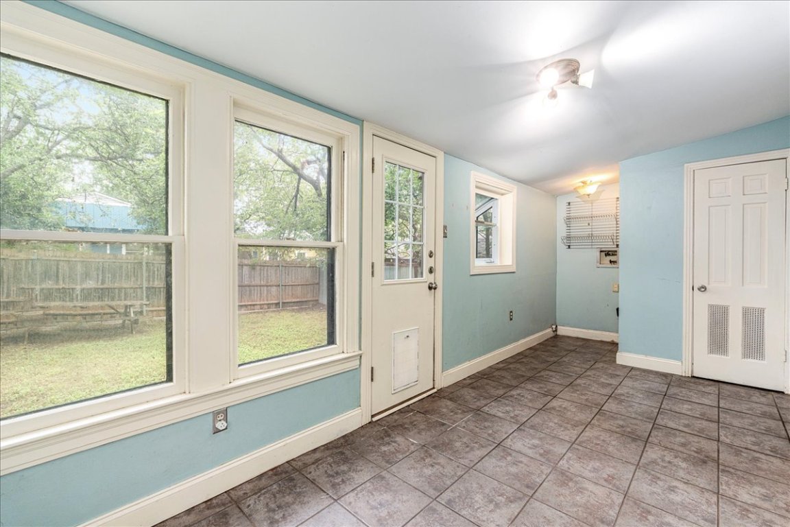 3710 Hollywood Avenue Austin, TX 78722 - Photo 31 of 39 a view of an empty room with a window