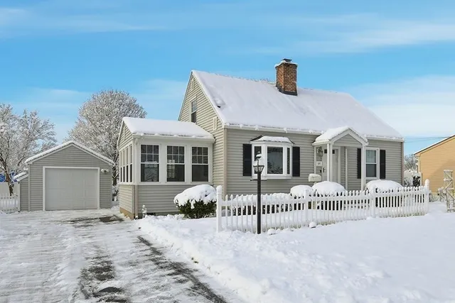 $324,900 | 44 Amanda Street, Springfield, MA 01118