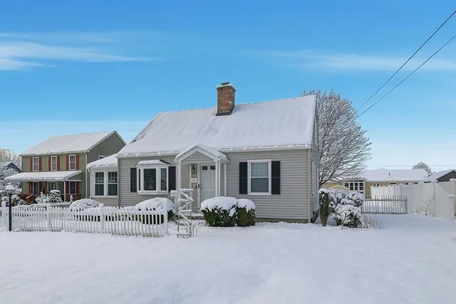 $324,900 | 44 Amanda Street, Springfield, MA 01118