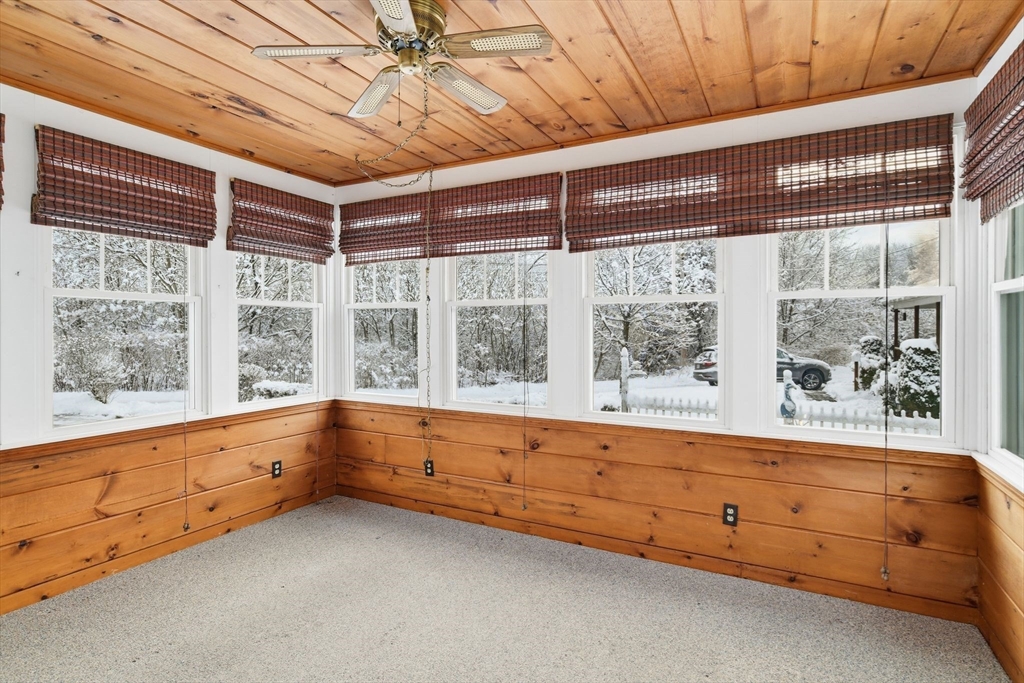 44 Amanda Street Springfield, MA 01118 - Photo 32 of 41