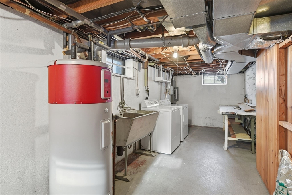 44 Amanda Street Springfield, MA 01118 - Photo 36 of 41