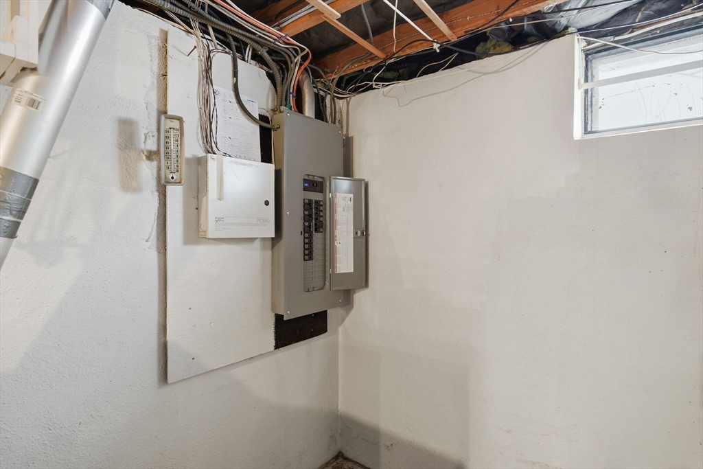 44 Amanda Street Springfield, MA 01118 - Photo 37 of 41