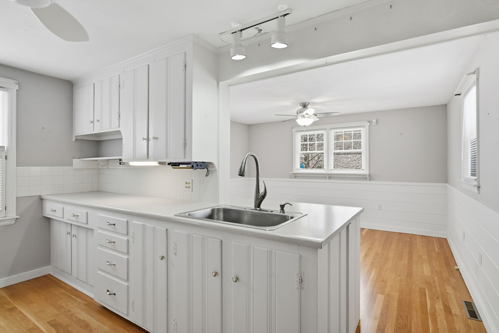 44 Amanda Street Springfield, MA 01118 - Photo 9 of 41