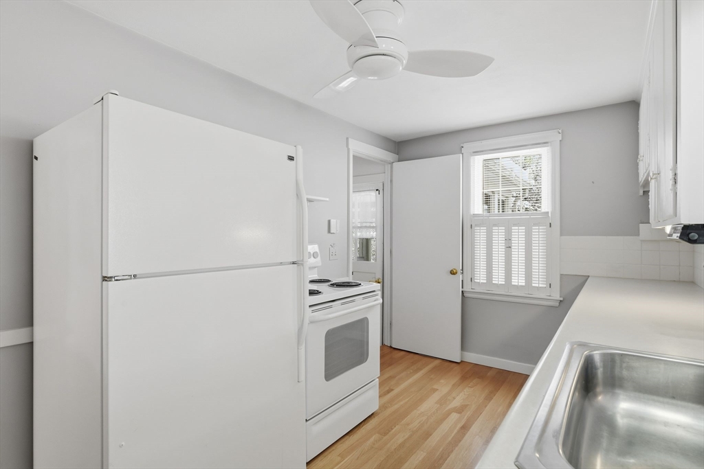 44 Amanda Street Springfield, MA 01118 - Photo 10 of 41