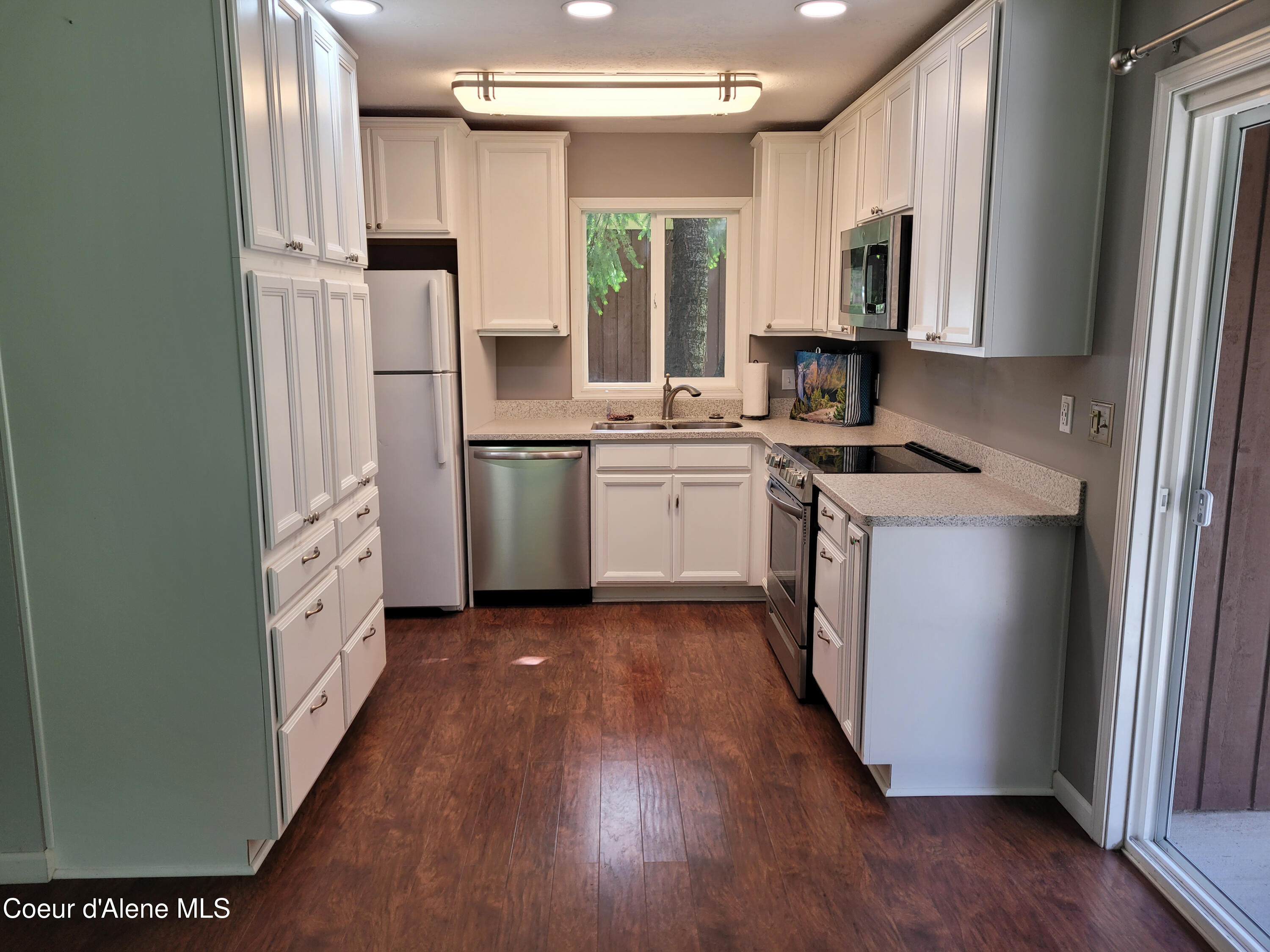 5305 West Fairway Lane, Unit 19 Rathdrum, ID 83858 - Photo 5 of 50 Updated Kitchen