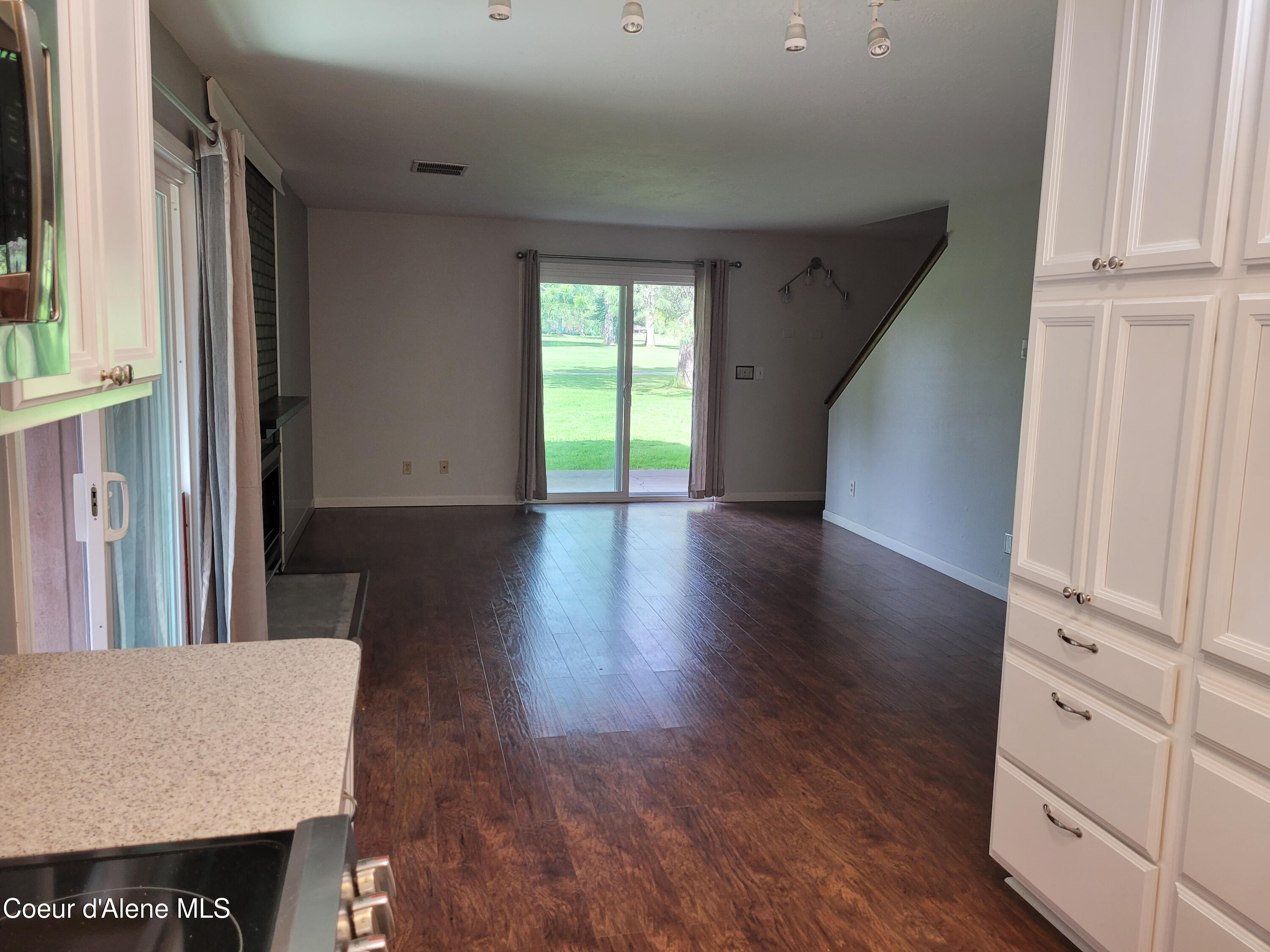 5305 West Fairway Lane, Unit 19 Rathdrum, ID 83858 - Photo 6 of 50 Newer flooring throughout