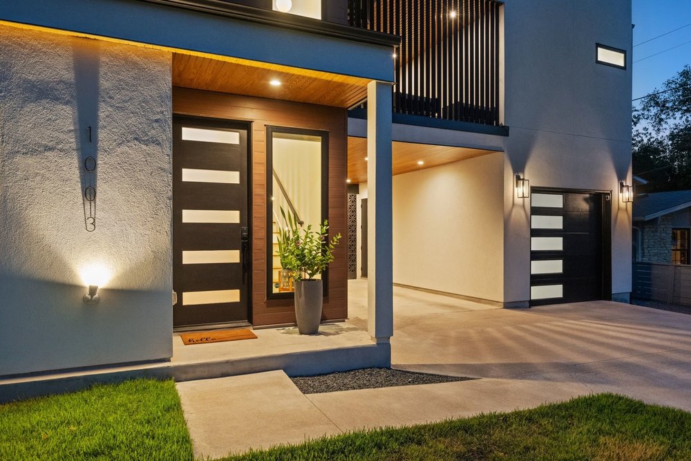 1003 Taffy Court Austin, TX 78704 - Photo 10 of 40 a view of livingroom with entryway and windows