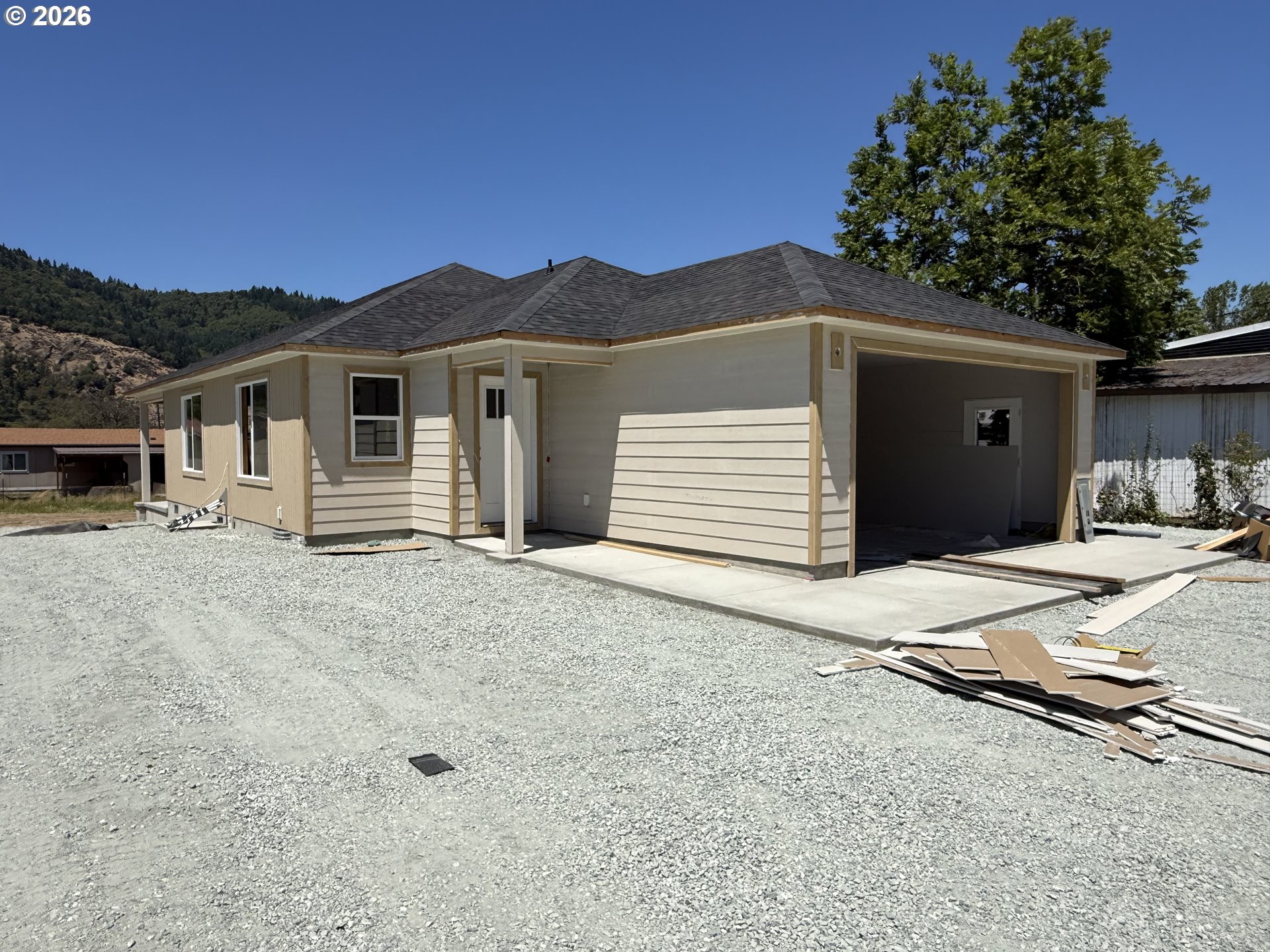 1123 Laura Street Myrtle Creek, OR 97457 - Photo 2 of 5