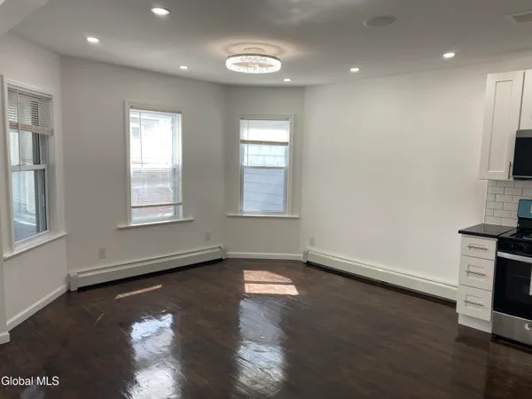 $289,900 | 885 Yorkston Street, Schenectady, NY 12303