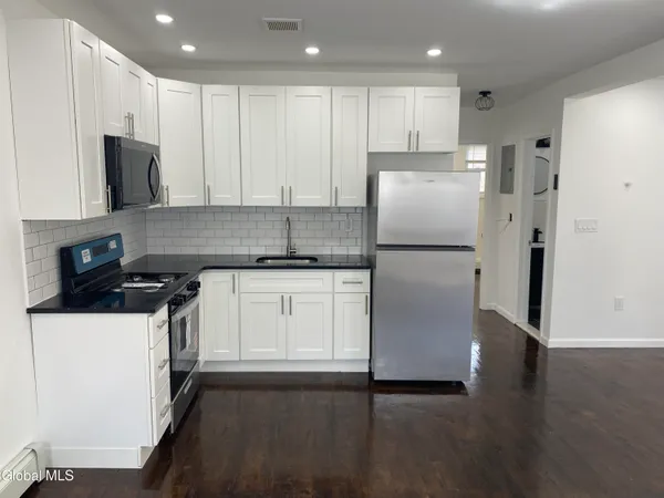 $289,900 | 885 Yorkston Street, Schenectady, NY 12303