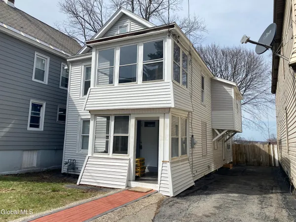 $289,900 | 885 Yorkston Street, Schenectady, NY 12303